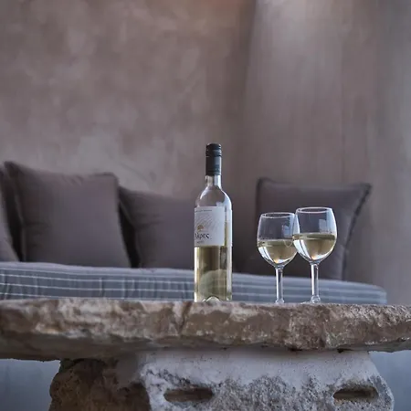 بيت للعطل Elegantly Restored Traditional