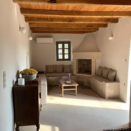 Vakantiehuis Elegantly Restored Traditional *
