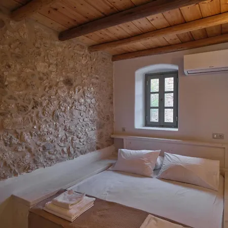 Elegantly Restored Traditional Дом отдыха Logothetianika